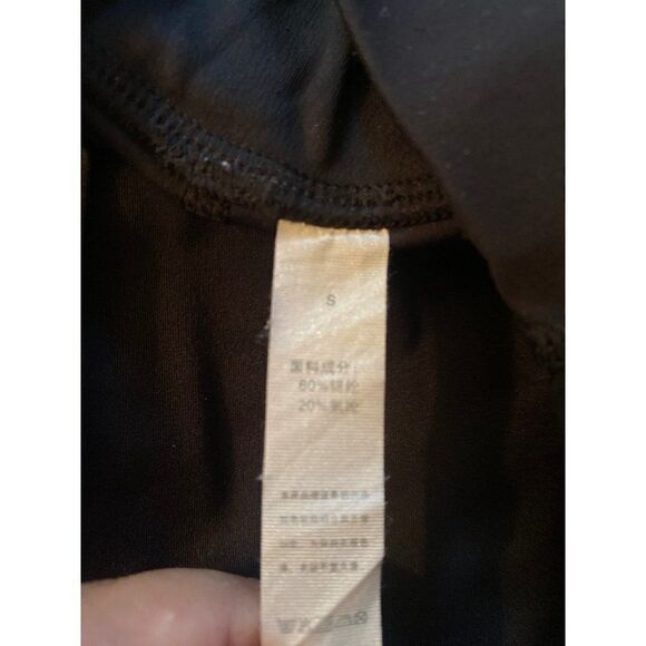 Unbranded, women's black spandex athletic leggings size small - Picture 3 of 6